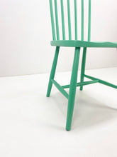 Load image into Gallery viewer, Groene Spijlen Stoel