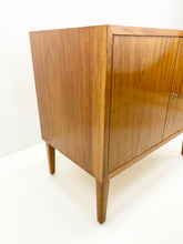 Afbeelding in Gallery-weergave laden, Teak Kastje