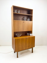 Afbeelding in Gallery-weergave laden, Scandinavische Wandkast / Barkast