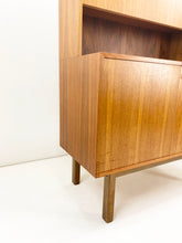 Afbeelding in Gallery-weergave laden, Scandinavische Wandkast / Barkast