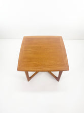 Afbeelding in Gallery-weergave laden, Teak Salon tafel