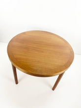 Load image into Gallery viewer, <transcy>Round Dining Table</transcy>