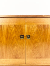 Load image into Gallery viewer, <transcy>Scandinavian Teak Kabinet</transcy>