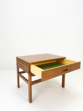 Afbeelding in Gallery-weergave laden, Vintage Nachtkastje