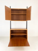 Afbeelding in Gallery-weergave laden, Vintage Teak Keukenkast / Wandkast