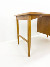 Load image into Gallery viewer, Desk With Green Leaf