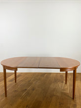 Load image into Gallery viewer, Round Table