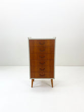 Afbeelding in Gallery-weergave laden, Klein Teak Ladekastje