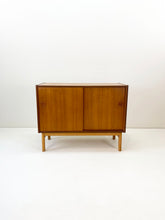 Afbeelding in Gallery-weergave laden, Teak Kastje