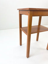 Load image into Gallery viewer, <transcy>Small Sidetable / Plant Table</transcy>