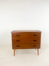 Afbeelding in Gallery-weergave laden, Vintage Teak Ladekast