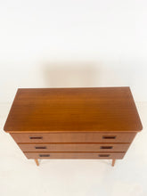 Afbeelding in Gallery-weergave laden, Vintage Teak Ladekast
