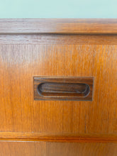 Afbeelding in Gallery-weergave laden, Vintage Teak Ladekast