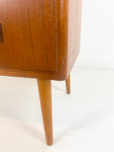 Afbeelding in Gallery-weergave laden, Vintage Teak Ladekast