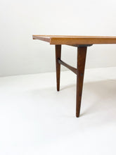 Load image into Gallery viewer, <transcy>Scandinavian Coffee Table</transcy>