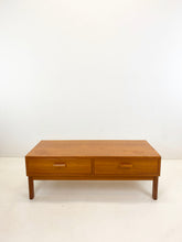 Afbeelding in Gallery-weergave laden, Laag Teak Kastje / TV Meubel