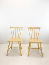 Afbeelding in Gallery-weergave laden, Zweedse Spijlen Stoelen (set van 2)