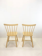 Afbeelding in Gallery-weergave laden, Zweedse Spijlen Stoelen (set van 2)
