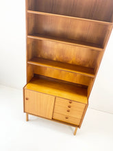 Load image into Gallery viewer, Zweedse Teak Wandkast