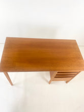 Afbeelding in Gallery-weergave laden, Vintage Teak Bureau