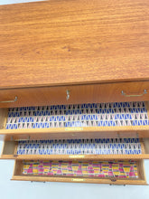 Afbeelding in Gallery-weergave laden, Zweeds Teak Ladekast / Commode