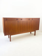 Load image into Gallery viewer, Scandinavisch Dressoir