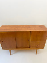 Afbeelding in Gallery-weergave laden, Zweeds Dressoir
