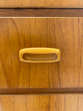 Load image into Gallery viewer, Hoge Mid-Century Teak Ladekast