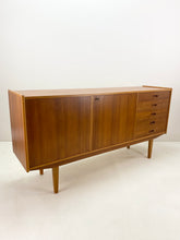 Afbeelding in Gallery-weergave laden, Scandinavische Teak Dressoir / Sideboard