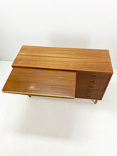 Afbeelding in Gallery-weergave laden, Teak Dressoir