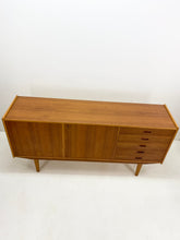 Afbeelding in Gallery-weergave laden, Scandinavische Teak Dressoir / Sideboard