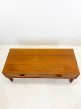 Afbeelding in Gallery-weergave laden, Laag Teak Kastje / TV Meubel