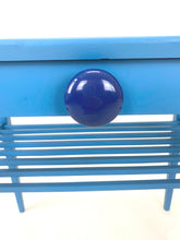 Afbeelding in Gallery-weergave laden, Geüpcycled Vintage Nachtkastje
