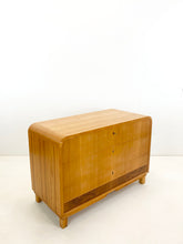 Load image into Gallery viewer, Zweedse Vintage Ladekast
