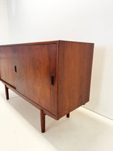 Afbeelding in Gallery-weergave laden, Deens Vintage Dressoir, Børge Mogensen
