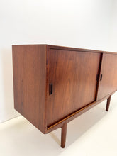 Afbeelding in Gallery-weergave laden, Deens Vintage Dressoir, Børge Mogensen

