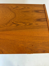 Load image into Gallery viewer, Scandinavische Teak Ladekast
