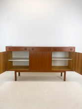 Load image into Gallery viewer, Zweeds Teak Dressoir, Breox
