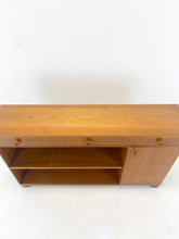 Afbeelding in Gallery-weergave laden, Zweeds Vintage Dressoir, Svensk Möbelindustri
