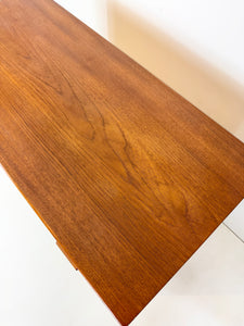 Kaptafel ontworpen door Børge Mogensen voor Søborg Møbelfabrik (1950s)