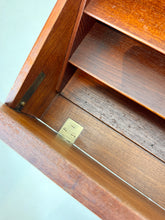 Afbeelding in Gallery-weergave laden, Kaptafel ontworpen door Børge Mogensen voor Søborg Møbelfabrik (1950s)
