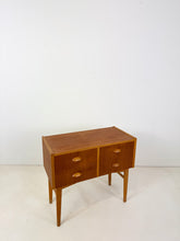 Afbeelding in Gallery-weergave laden, Vintage Teak Nachtkastje / Bijzetkastje

