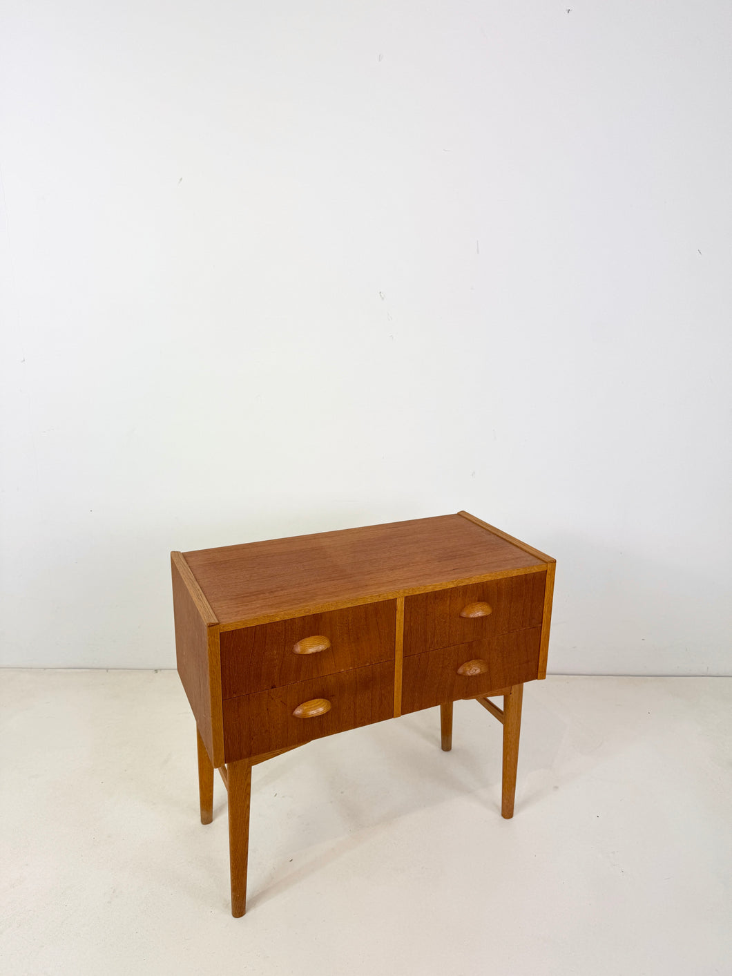 Vintage Teak Nachtkastje / Bijzetkastje