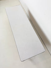 Load image into Gallery viewer, Lage Vintage Salontafel / Plantentafel

