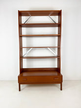 Load image into Gallery viewer, Teak Boekenkast uit Zweden
