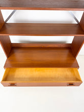 Load image into Gallery viewer, Teak Boekenkast uit Zweden
