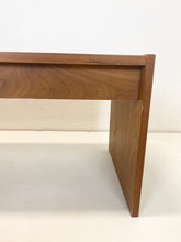 Load image into Gallery viewer, Lage Teak Tafel / TV-meubel
