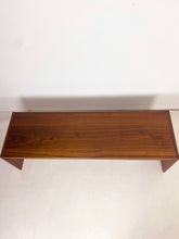 Load image into Gallery viewer, Lage Teak Tafel / TV-meubel
