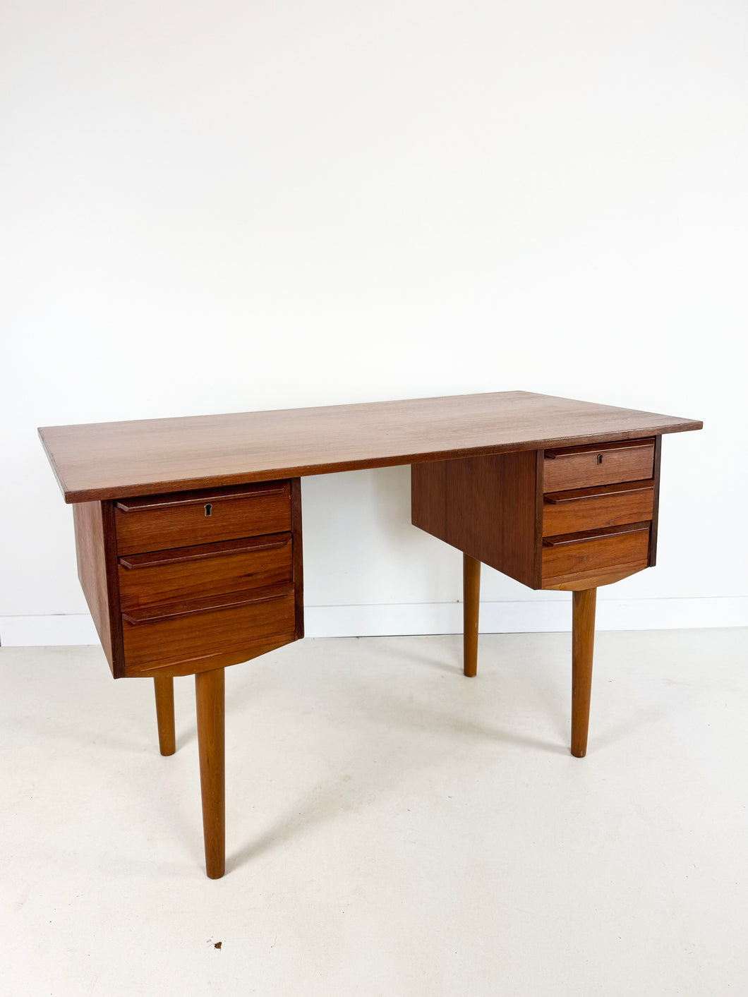Deense Teak Bureau