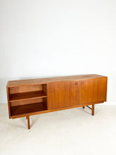 Afbeelding in Gallery-weergave laden, Scandinavische Vintage Sideboard / Dressoir, &#39;Korsör&#39; jaren 60 IKEA
